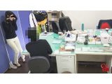 同僚が利尿剤混入!? おしっこ漏らされOL！2