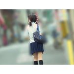 盗撮 街行く人にバレた!見られた!!恥ずかしい…路地裏おしっこ漏らし女子校生